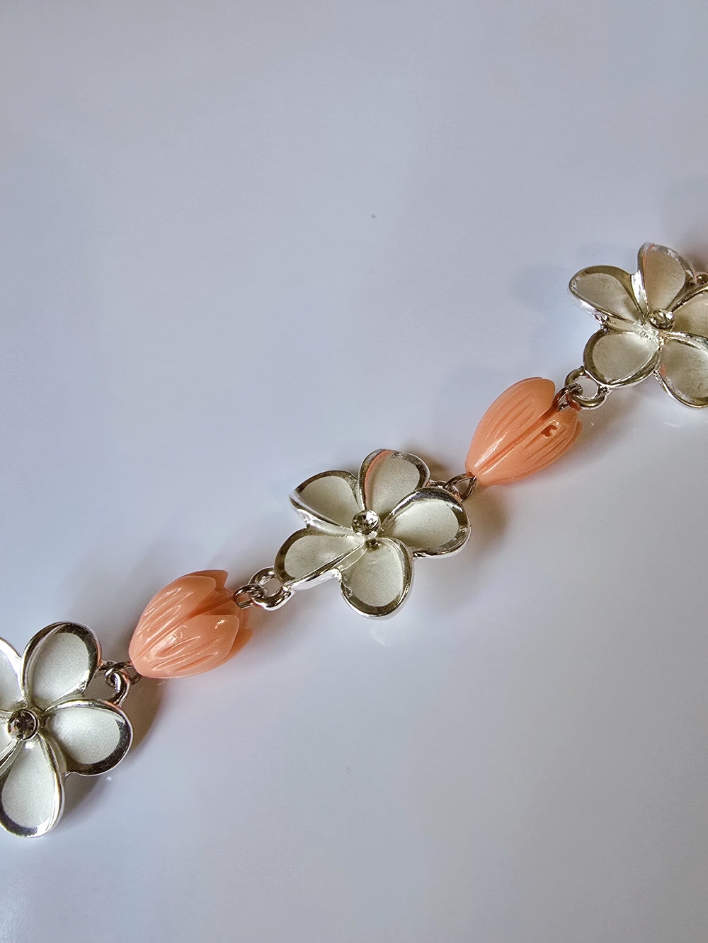 Silver-Plated Hawaiian Bracelet with Plumeria Flower PikakeBeads - Women Jewelry - Picture 3 of 3